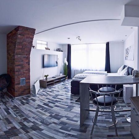 Moderne Wohnung Schwarzwald - In Bester Lage Direkt Am Fluss Bad Wildbad Ngoại thất bức ảnh