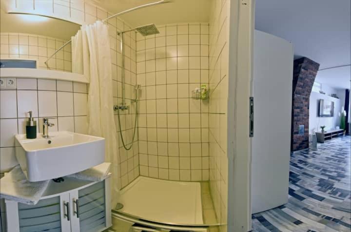 Moderne Wohnung Schwarzwald - In Bester Lage Direkt Am Fluss Bad Wildbad Ngoại thất bức ảnh