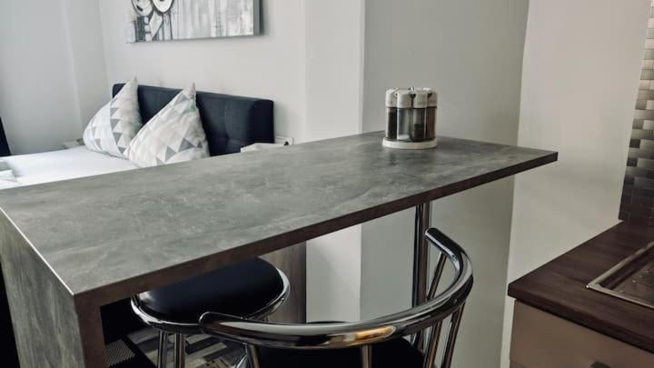 Moderne Wohnung Schwarzwald - In Bester Lage Direkt Am Fluss Bad Wildbad Ngoại thất bức ảnh